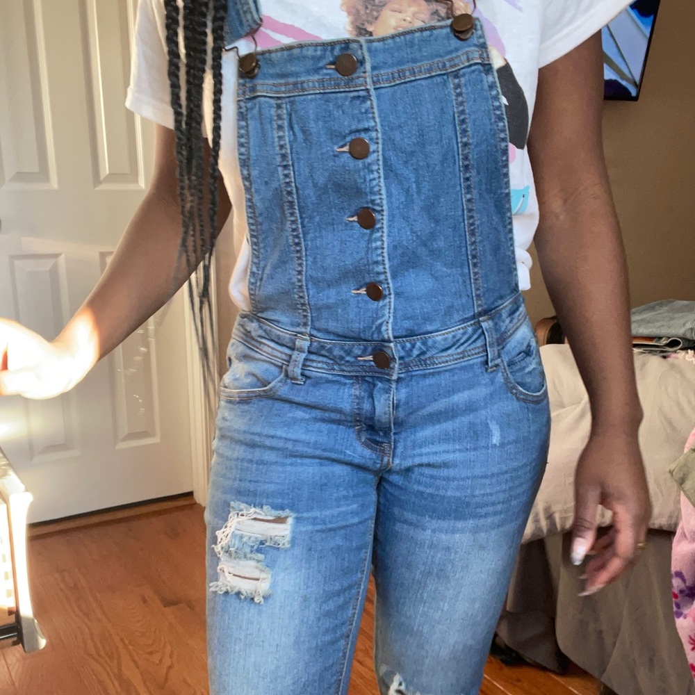 Color: Denim
Size: Small
Price: $15 USD
Condition: Gently Worn